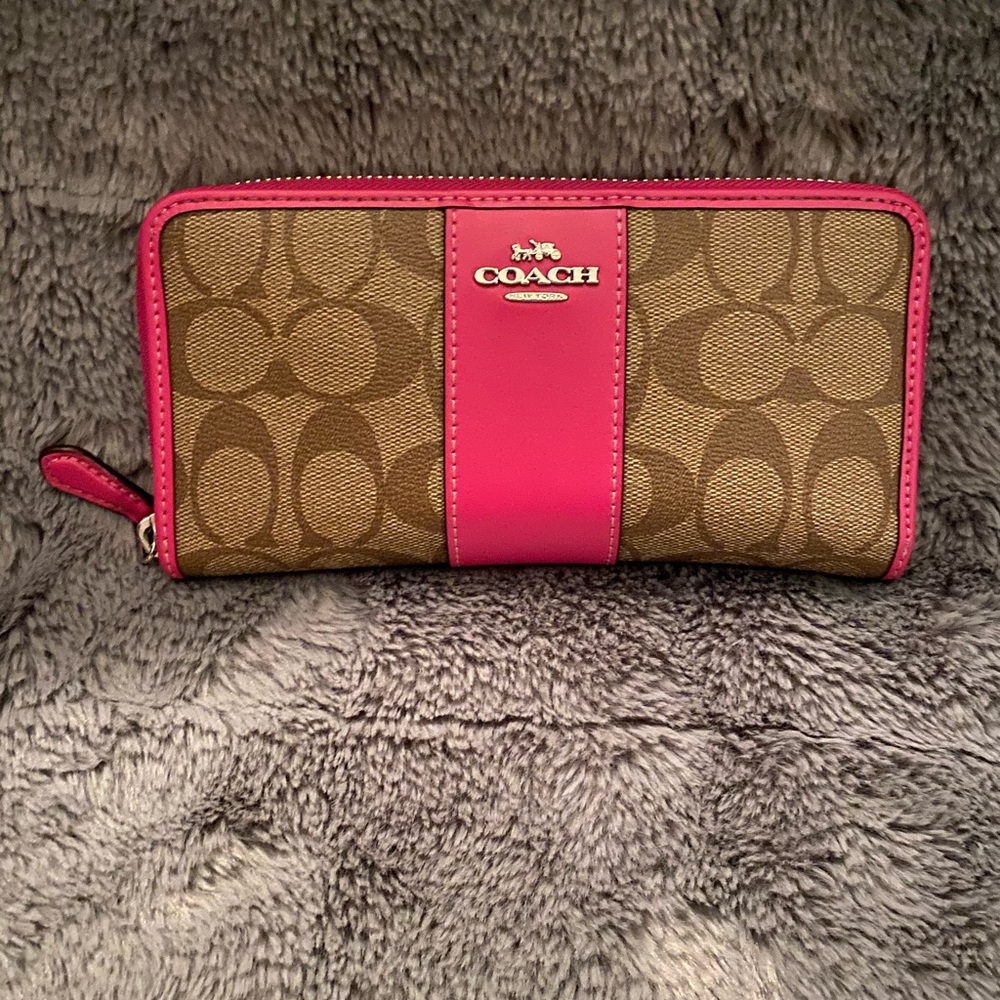 Authentic COACH Wallet